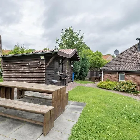 Apartment 9 Und 40 *